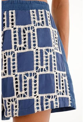 Tennis Bermuda Tejida Con Pretina Elástica Para Mujer