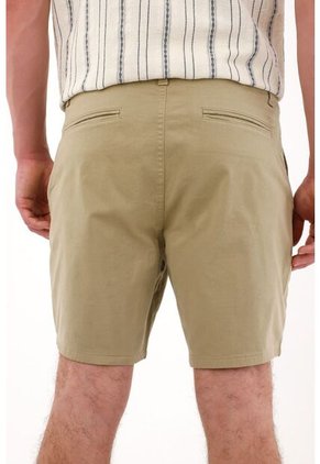 Bermuda Tipo Chino Con Bolsillos De Ribete Café Para Hombre