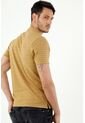 Camiseta Tipo Polo De Hombre, Cuello Nerú Manga Corta, Color Mostaza Jaspeado de Tennis