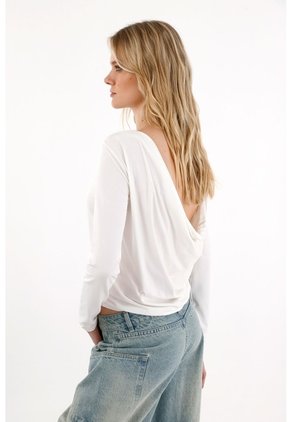 Camiseta En Tejido Liviano Con Escote En Espalda Crudo Para Mujer