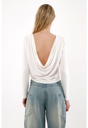 Camiseta En Tejido Liviano Con Escote En Espalda Crudo Para Mujer