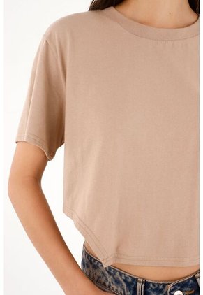 Tennis Camiseta Amplia Con Cortes Laterales Café Para Mujer