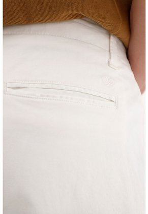 Tennis Bermuda Crudo Tipo Chino Para Hombre