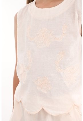Camisa Crudo Con Bordados De Flores Para Niña