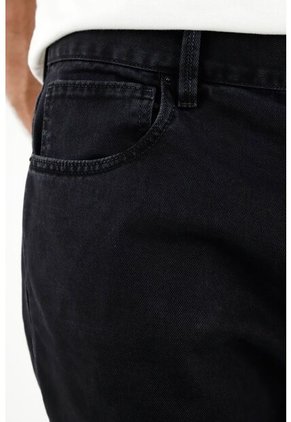 Bermuda Negra Tipo Nudy Para Hombre