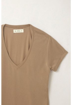 Tennis Camiseta Con Cuello En V Café Con Acabado Liso Para Mujer