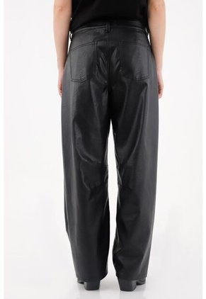 Tennis Pantalón En Cuero Sintético Negro Para Mujer