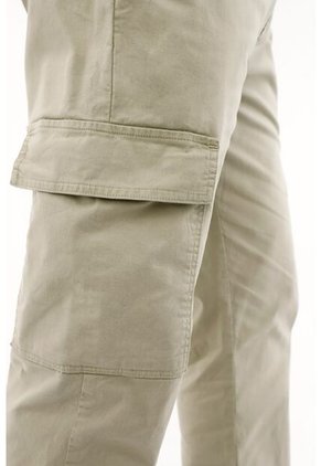 Tennis Pantalón En Dril Con Bolsillos Tipo Cargo Verde Para Hombre
