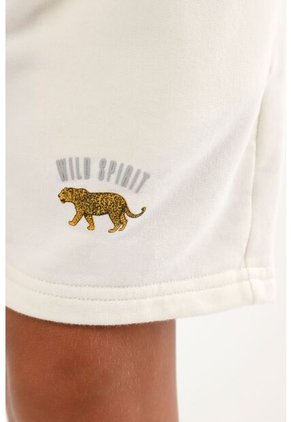 Bermuda Crudo Con Pretina Enresortada Y Estampado De Tigre Para Niño