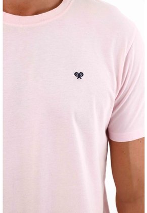 Camiseta Rosada Con Mini Raqueta Bordada Para Hombre