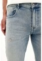 Tennis Jean Nudy Con Desgastes Localizados Azul De Ajuste Relajado Para Hombre Con Detalle único de Tennis