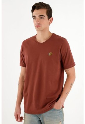 Camiseta Café Con Mini Bordado En Punto Corazón Para Hombre