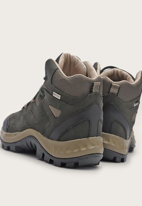Bota Outdoor Verde Oliva-Café-Negro Timberlake