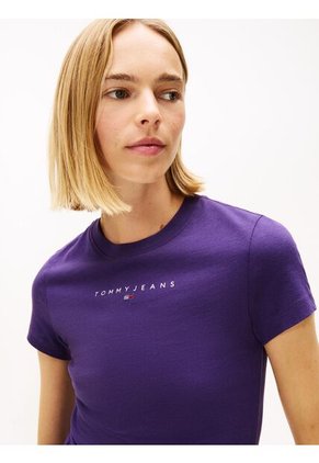 Camiseta Morado De Corte Slim Con Logo Lineal En El Pecho Tommy Jeans