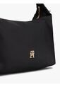 Bolso Negro Crossover Con Monograma TH Tommy Hilfiger de Tommy Hilfiger
