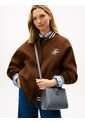 Bolso Gris Satchel Con Monograma TH Tommy Hilfiger de Tommy Hilfiger