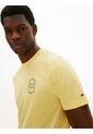 Camiseta Amarilla Con Logo Gráfico Redondo Tommy Hilfiger de Tommy Hilfiger