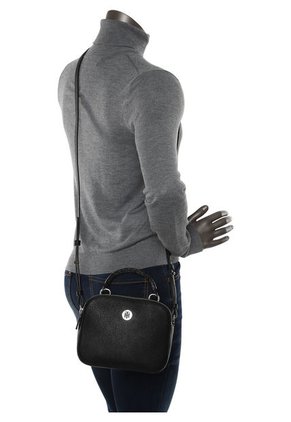 Bolso Negro  Tommy Hilfiger