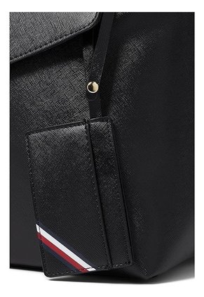 Morral Negro Con Solapa Tommy Hilfiger