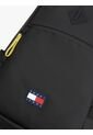 Morral Negro Con Logo Engomado Y Doble Cremallera Tommy Hilfiger de Tommy Hilfiger