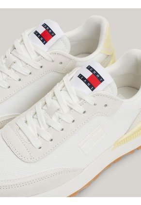 Tenis Amarillo Estilo Running Con Suela Dentada Tommy Hilfiger