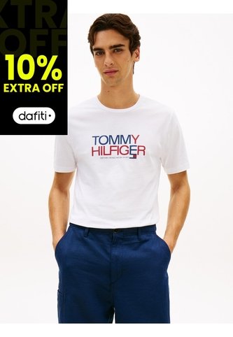 Camiseta Blanca Con Logo Brand Love Estampado En El Pecho Tommy Hilfiger Tommy Hilfiger