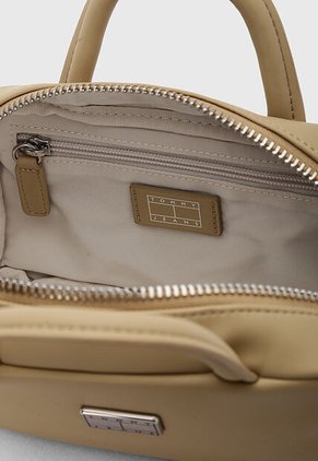 Bolso TOMMY HILFIGER Cool Trunk Beige