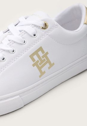 Tenis Lifestyle Blanco-Dorado Tommy Hilfiger Gold Crest