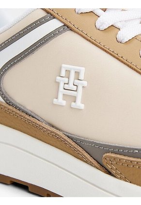 Tenis Beige De Cuero Con Monograma TH Tommy Hilfiger