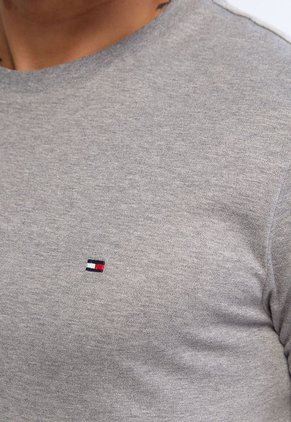 Camiseta TOMMY HILFIGER Gris