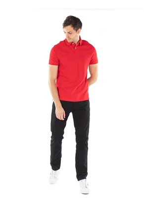 Polo Rojo 1985 De Corte Regular Tommy Hilfiger