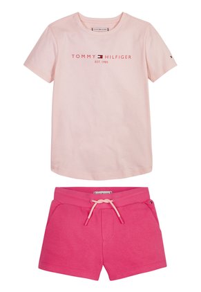 Conjunto Rosa De Camiseta Con Bermudas Essential Tommy Hilfiger