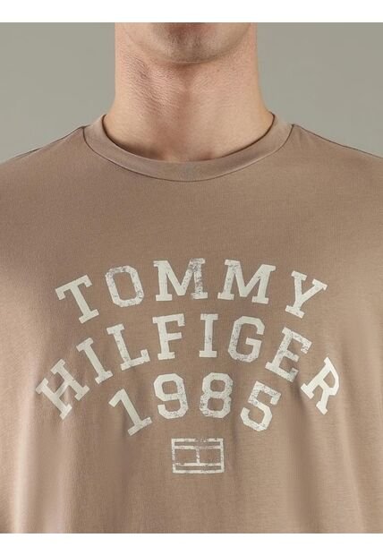Camiseta Beige De Cuello Redondo Con Logo Gráfico Tommy Hilfiger