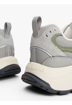 Tenis Gris Con Texturas Mixtas Y Logo Tommy Hilfiger