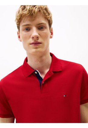 Polo Rojo De Corte Regular Con Tapeta Y Cuello A Contraste Tommy Hilfiger