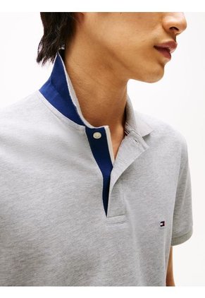 Polo Gris De Corte Regular Con Tapeta Y Cuello A Contraste Tommy Hilfiger