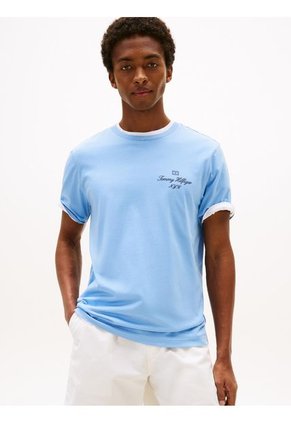 Camiseta Celeste Con Logo NYC Y Logo Delineado Tommy Hilfiger