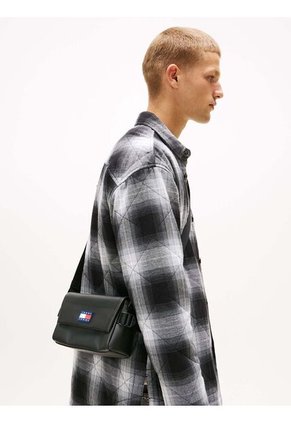 Bolso Negro Cruzado Con Solapa Tommy Hilfiger