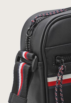 Bolso Manos Libres Negro-Blanco-Rojo Tommy Hilfiger
