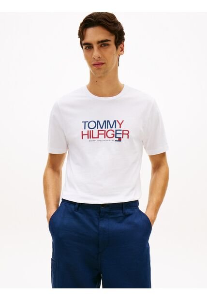 Camiseta Blanca Con Logo Brand Love Estampado En El Pecho Tommy Hilfiger