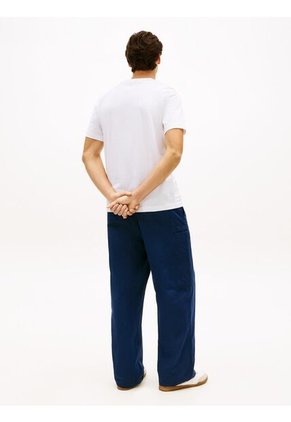 Camiseta Blanca Con Logo Brand Love Estampado En El Pecho Tommy Hilfiger