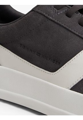 Tenis Gris Con Mezcla De Texturas Tommy Hilfiger