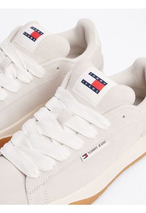 Tenis Gris De Ante Con Cordones Tommy Hilfiger
