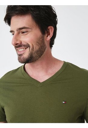Camiseta Verde Essential En Cuello V Tommy Hilfiger