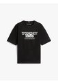 Camiseta Negra 1985 De Cuello Redondo Con Gráfico Tommy Hilfiger de Tommy Hilfiger