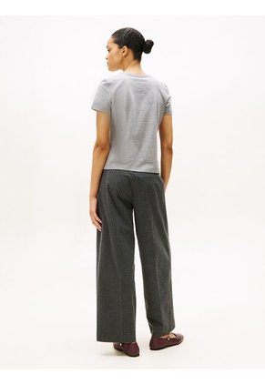 Camiseta Gris De Cuello Redondo Con Logo Bordado Tommy Hilfiger