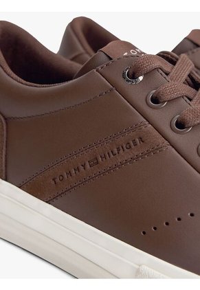 Tenis Marrón De Cuero Con Mezcla De Texturas Tommy Hilfiger