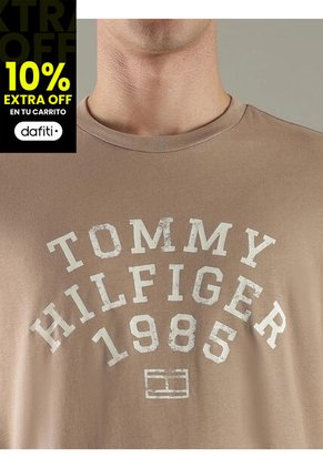 Camiseta Beige De Cuello Redondo Con Logo Gráfico Tommy Hilfiger