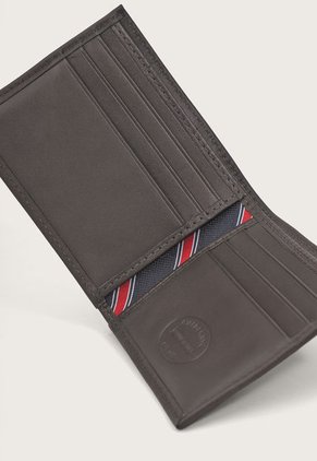 Billetera Café Tommy Hilfiger
