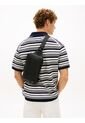 Bolso Negro Sling Con Diseño De Monograma TH Tommy Hilfiger de Tommy Hilfiger